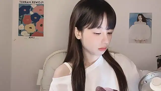 Snapshot of -Hottie chatting on 27, 11, 2025 -Hottie online show from 27, 11, 2025