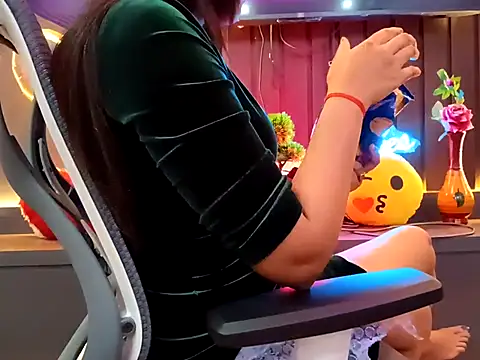 GoldnessAishu online show from 22, 3, 2025