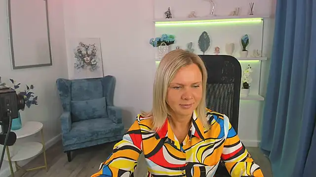 AgathaKlouin online show from 9, 10, 2025