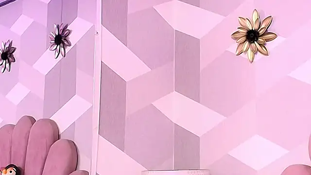 KylieMonnett online show from 2, 12, 2025