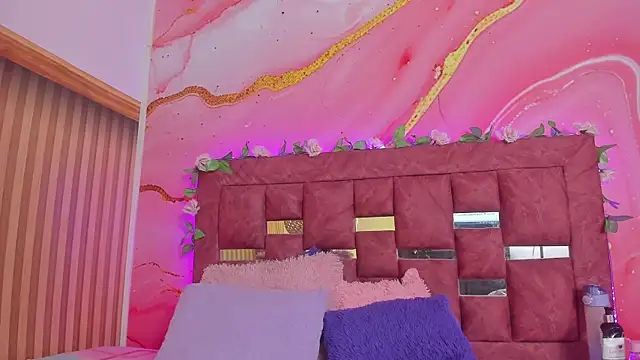 Snapshot of melody_paris chatting on 8, 11, 2025 melody paris online show from 8, 11, 2025