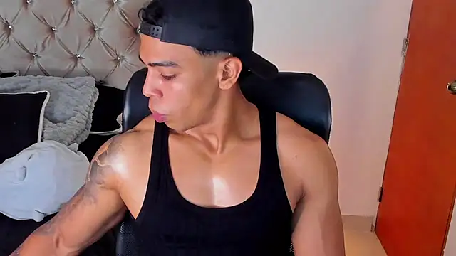 Andrew wolf7 online show from 3, 10, 2025