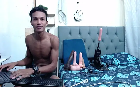 Snapshot of Ryan_Vergon chatting on 14, 3, 2025 Ryan Vergon online show from 14, 3, 2025