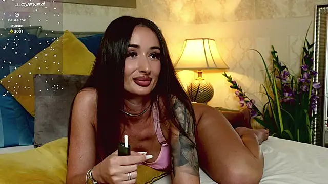 Snapshot of OneOutrageous chatting on 11, 11, 2025 OneOutrageous online show from 11, 11, 2025