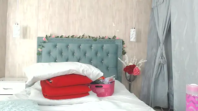 Alexa roussee online show from 1, 2, 2025
