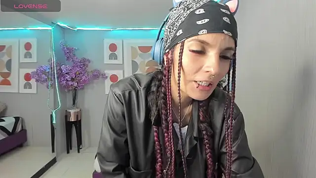 Dafne huges online show from 14, 12, 2024