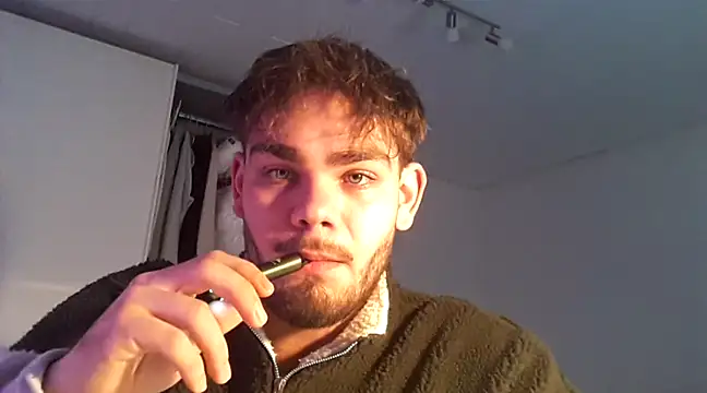 Snapshot of JuNIs_ chatting on 10, 12, 2024 JuNIs online show from 10, 12, 2024