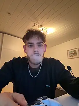 Snapshot of JuNIs_ chatting on 21, 10, 2025 JuNIs online show from 21, 10, 2025