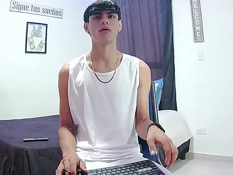 Snapshot of harrytomson_1 chatting on 30, 11, 2025 harrytomson 1 online show from 30, 11, 2025