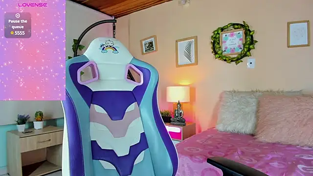 honey fox1 online show from 15, 3, 2025