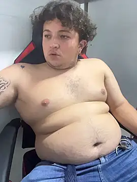 Snapshot of AndresChuboi chatting on 12, 11, 2025 AndresChuboi online show from 12, 11, 2025