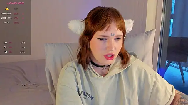 Snapshot of Spliti_moon chatting on 18, 10, 2025 Spliti moon online show from 18, 10, 2025