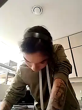 scarlet castro online show from 4, 11, 2025