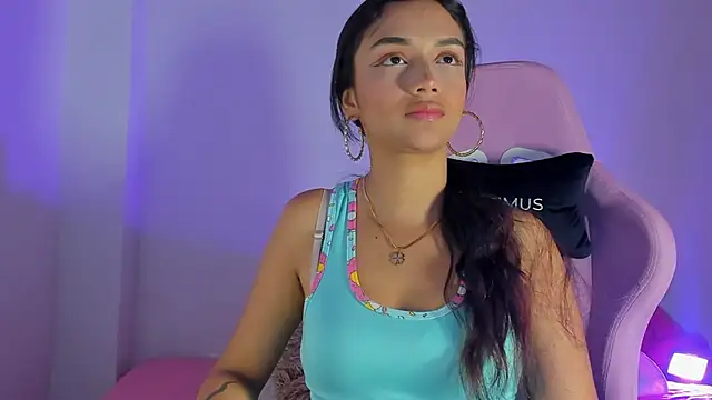 Melany Oconner online show from 5, 3, 2025