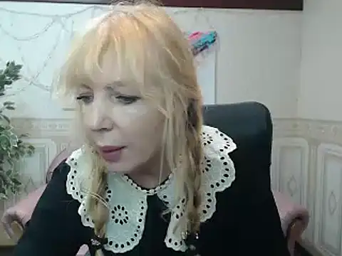 Snapshot of Anna_Diax chatting on 18, 12, 2024 Anna Diax online show from 18, 12, 2024