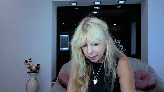 Snapshot of Anna_Diax chatting on 9, 9, 2025 Anna Diax online show from 9, 9, 2025