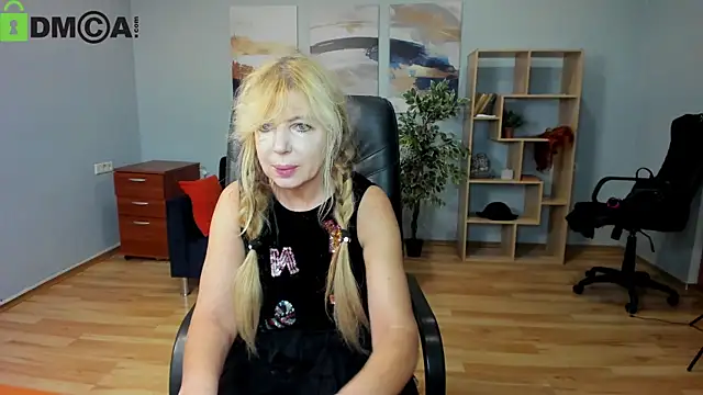 Snapshot of Anna_Diax chatting on 11, 11, 2025 Anna Diax online show from 11, 11, 2025