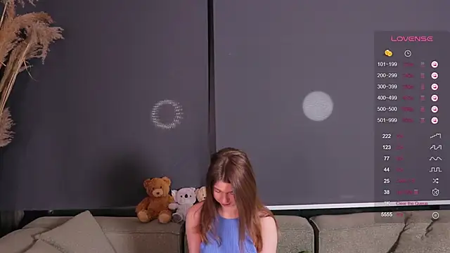 Snapshot of AnnaSiren chatting on 2, 2, 2025 AnnaSiren online show from 2, 2, 2025