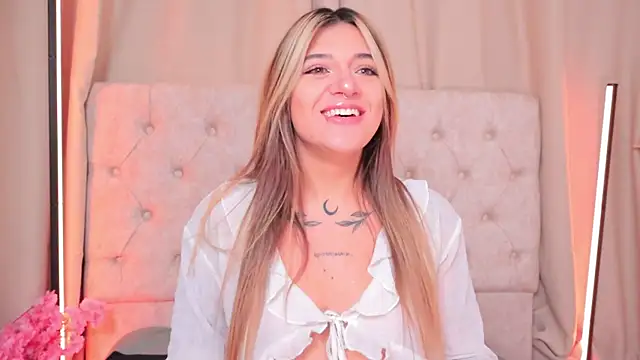ashleyvalirya online show from 5, 1, 2025