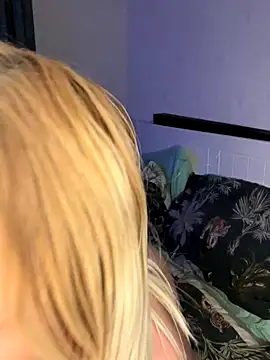 Snapshot of saskiapierce chatting on 17, 9, 2025 saskiapierce online show from 17, 9, 2025