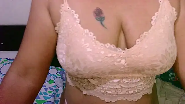 Snapshot of zaray_bella chatting on 8, 3, 2026 zaray bella online show from 8, 3, 2026