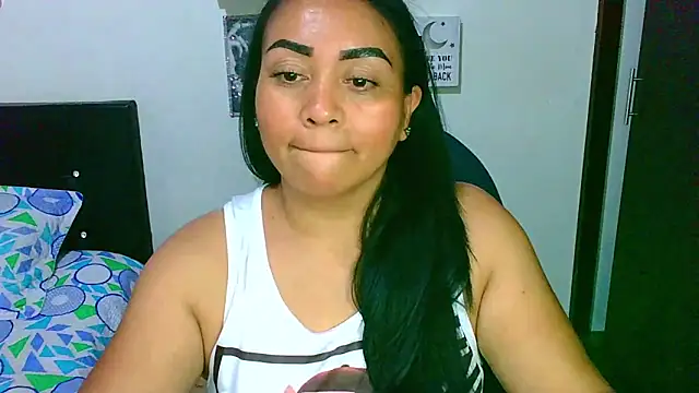 Snapshot of zaray_bella chatting on 13, 3, 2026 zaray bella online show from 13, 3, 2026