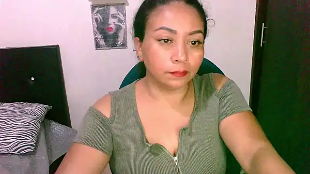 Snapshot of zaray_bella chatting on 21, 3, 2026 zaray bella online show from 21, 3, 2026