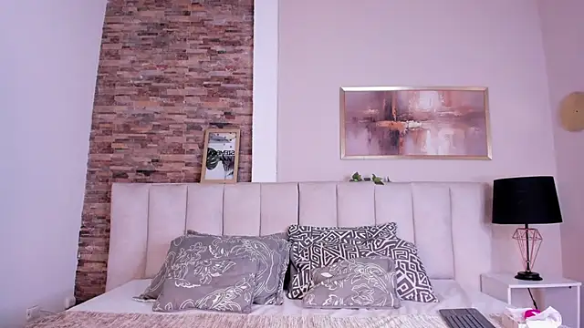 Snapshot of lyzzi_smith01 chatting on 24, 10, 2025 lyzzi smith01 online show from 24, 10, 2025