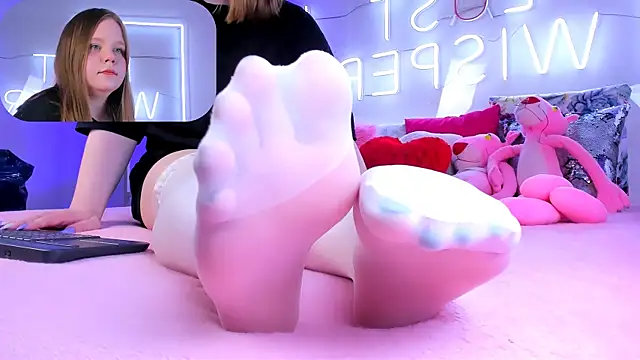 Snapshot of footfetish_baby chatting on 16, 12, 2024 footfetish baby online show from 16, 12, 2024