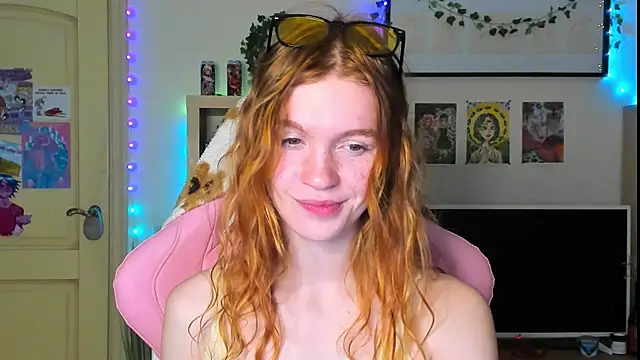 Snapshot of Sunny_Elly chatting on 10, 10, 2025 Sunny Elly online show from 10, 10, 2025