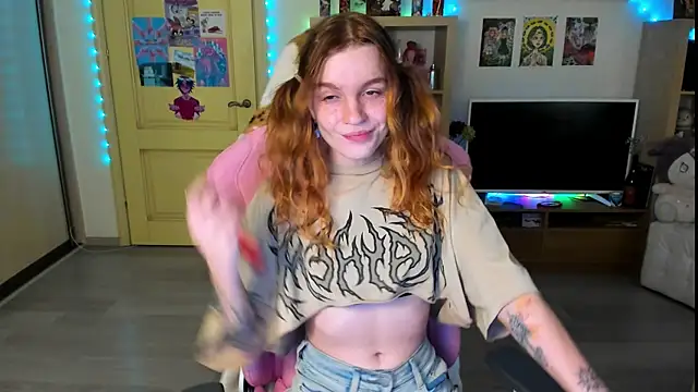 Snapshot of Sunny_Elly chatting on 14, 10, 2025 Sunny Elly online show from 14, 10, 2025