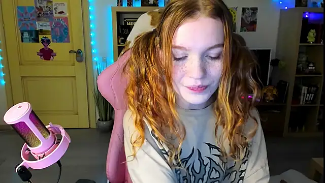 Snapshot of Sunny_Elly chatting on 21, 10, 2025 Sunny Elly online show from 21, 10, 2025