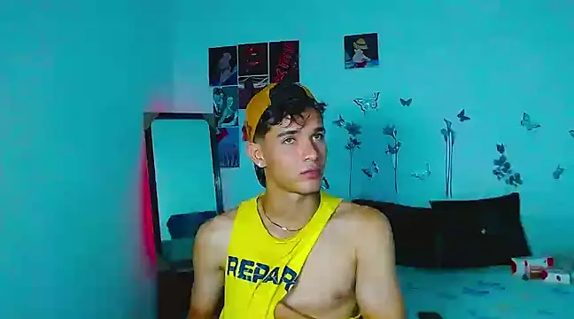 Snapshot of cristofer_988 chatting on 19, 2, 2025 cristofer 988 online show from 19, 2, 2025