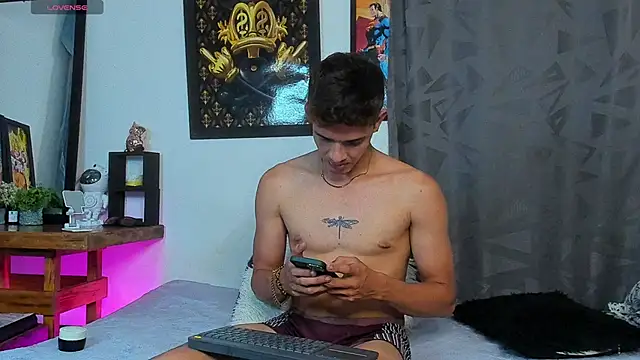 Snapshot of cristofer_988 chatting on 12, 9, 2025 cristofer 988 online show from 12, 9, 2025