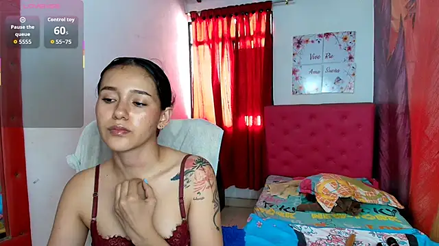 Snapshot of miley_blue_ chatting on 21, 10, 2025 miley blue online show from 21, 10, 2025