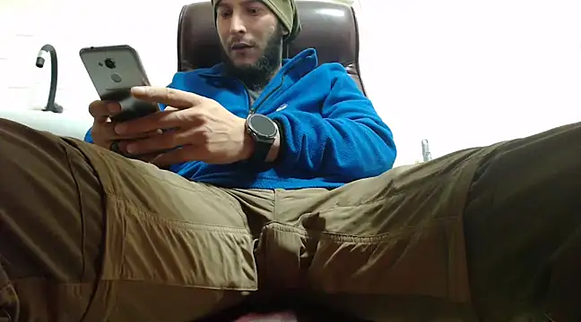 Snapshot of hardbigcock16 chatting on 9, 12, 2024 hardbigcock16 online show from 9, 12, 2024