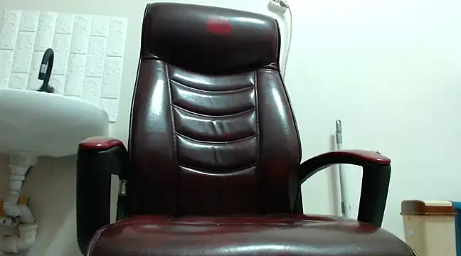 Snapshot of hardbigcock16 chatting on 21, 12, 2024 hardbigcock16 online show from 21, 12, 2024