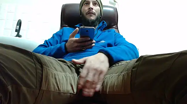 Snapshot of hardbigcock16 chatting on 21, 12, 2024 hardbigcock16 online show from 21, 12, 2024
