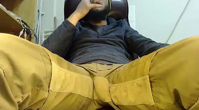 Snapshot of hardbigcock16 chatting on 26, 1, 2025 hardbigcock16 online show from 26, 1, 2025