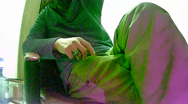 Snapshot of hardbigcock16 chatting on 5, 2, 2025 hardbigcock16 online show from 5, 2, 2025