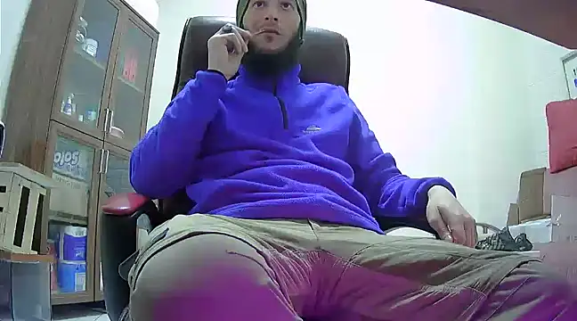 Snapshot of hardbigcock16 chatting on 14, 2, 2025 hardbigcock16 online show from 14, 2, 2025