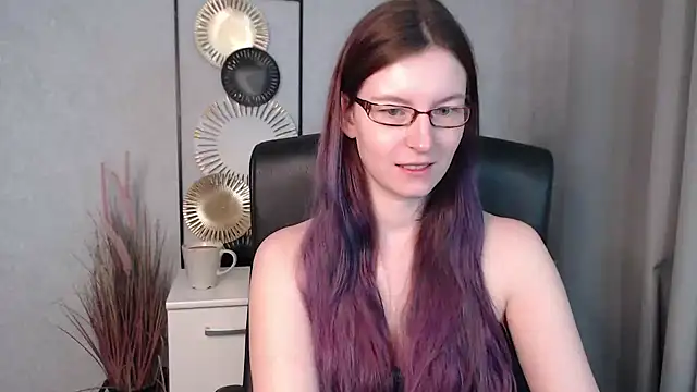 emmaxDelight online show from 4, 12, 2024