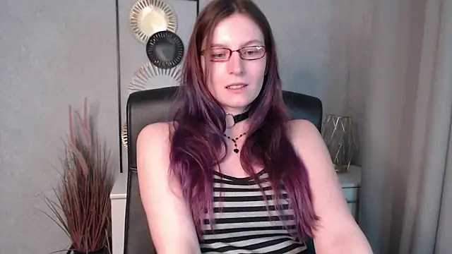 emmaxDelight online show from 6, 12, 2024