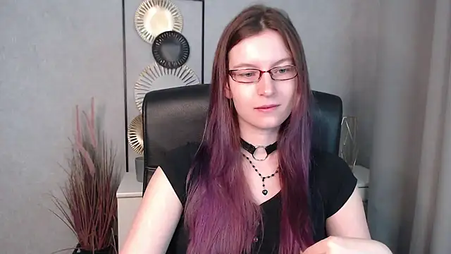 emmaxDelight online show from 9, 12, 2024