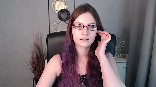 emmaxDelight online show from 2, 1, 2025