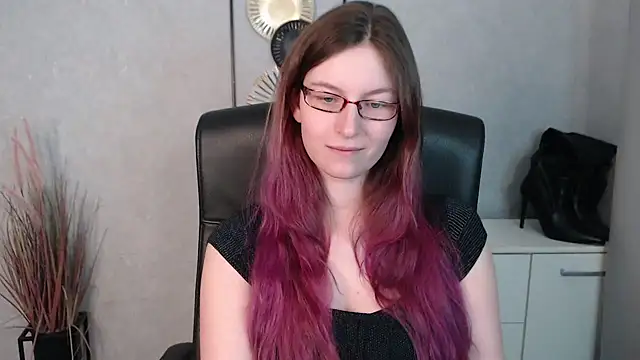 emmaxDelight online show from 14, 2, 2025