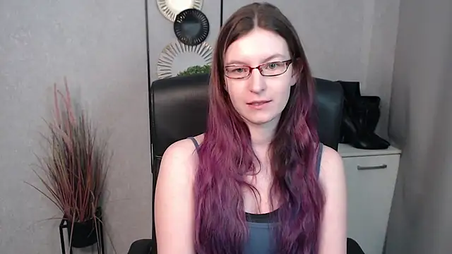 emmaxDelight online show from 20, 2, 2025