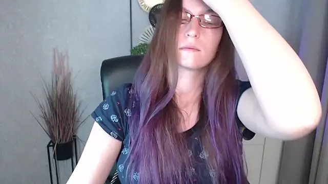 emmaxDelight online show from 13, 11, 2025