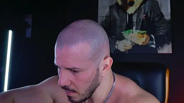 Snapshot of AngeloEric chatting on 4, 1, 2025 AngeloEric online show from 4, 1, 2025