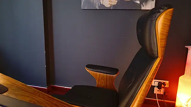 Snapshot of AngeloEric chatting on 22, 10, 2025 AngeloEric online show from 22, 10, 2025